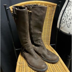 Timberland Women’s Leather Boots. Size 9.5 M. Great Condition. Brown